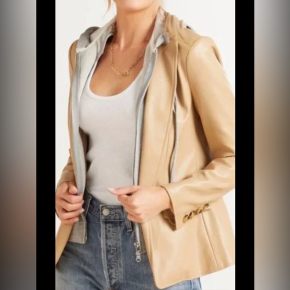 Evereve Jackets & Coats Evereve West Bank Blazer Camel Faux Leather